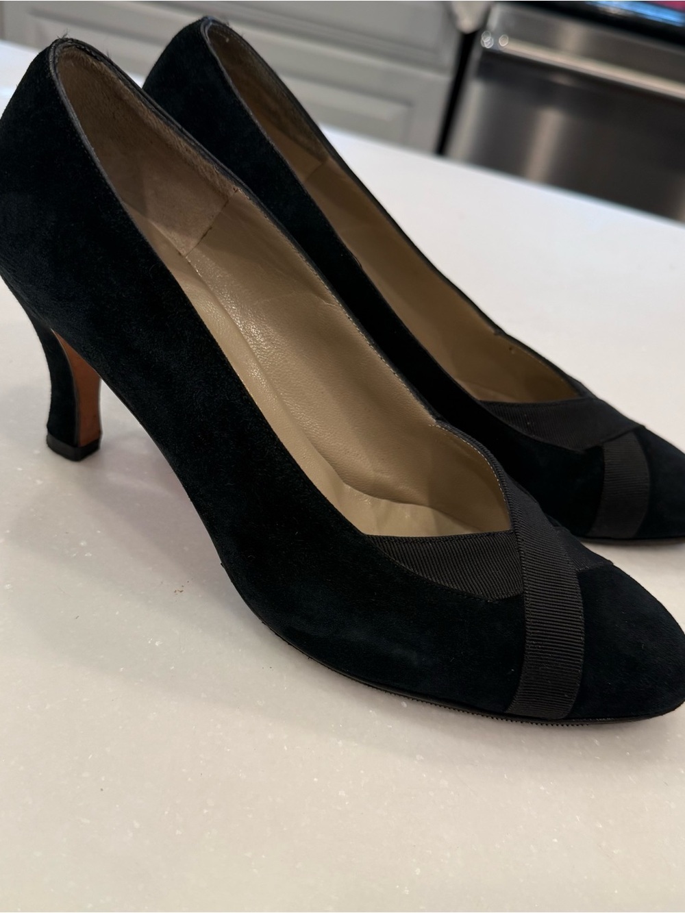 Salvatore Ferragamo Black Suede Pumps with Grosgrain Trim - Picture 14 of 16